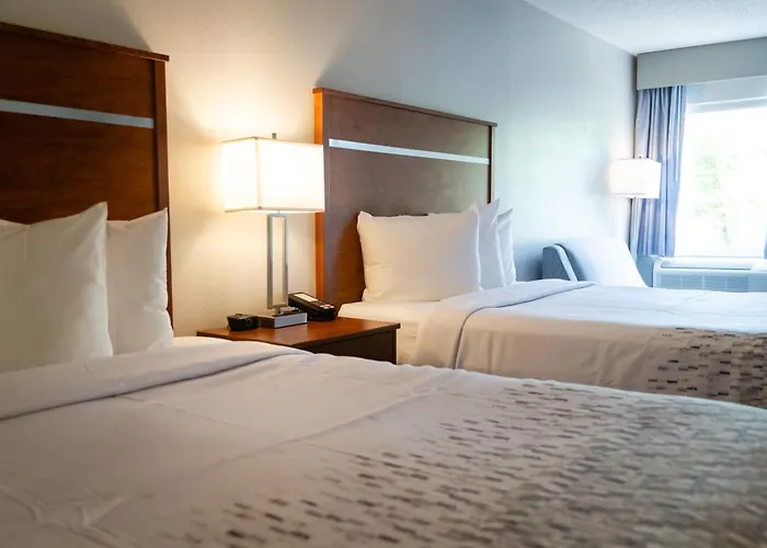 Twin Mountain Inn & Suites
