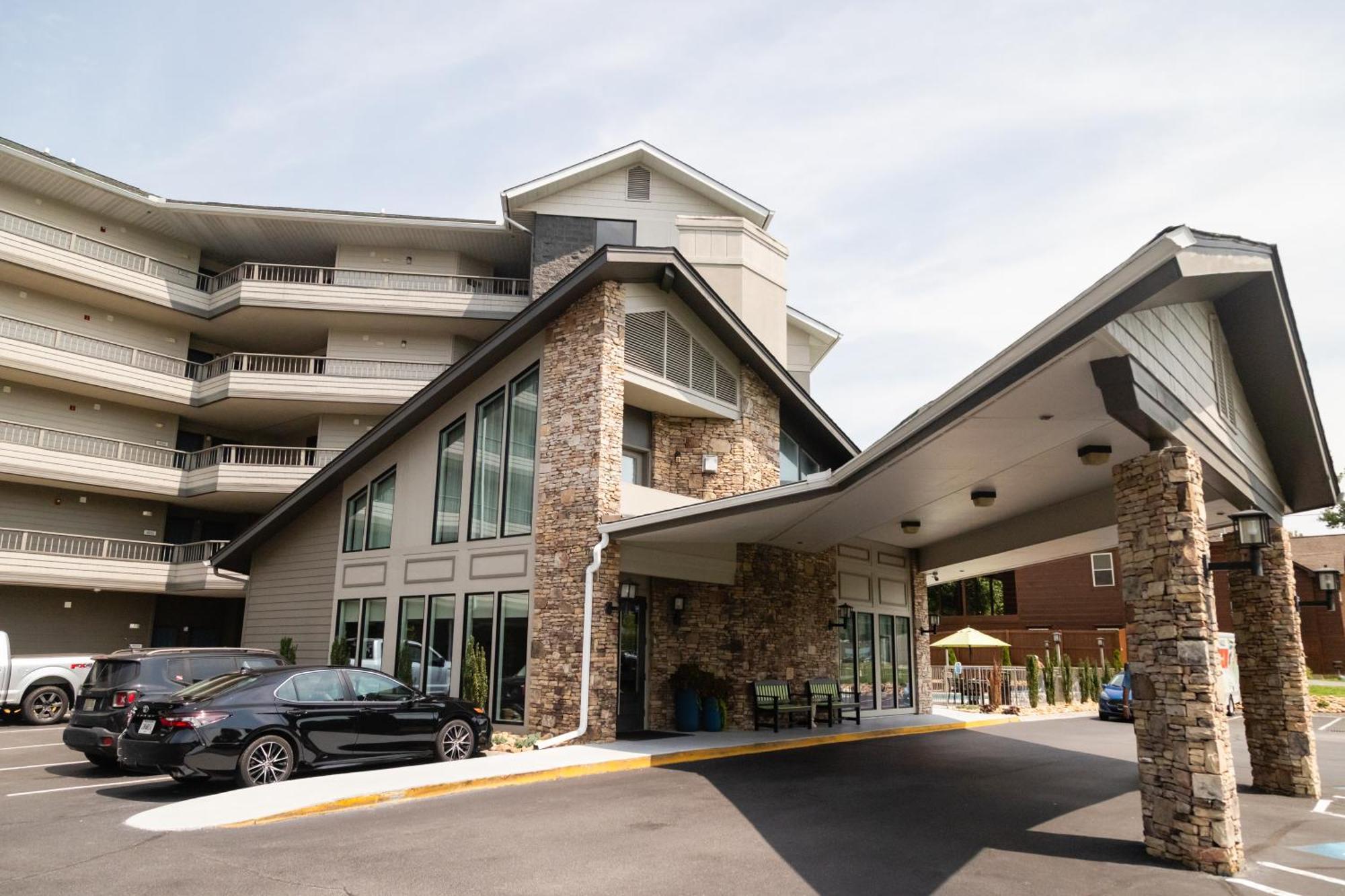 Twin Mountain & Hotel 3*