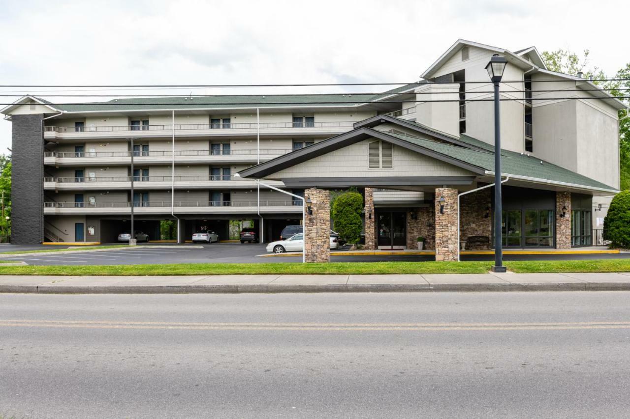 Twin Mountain & 3* Pigeon Forge