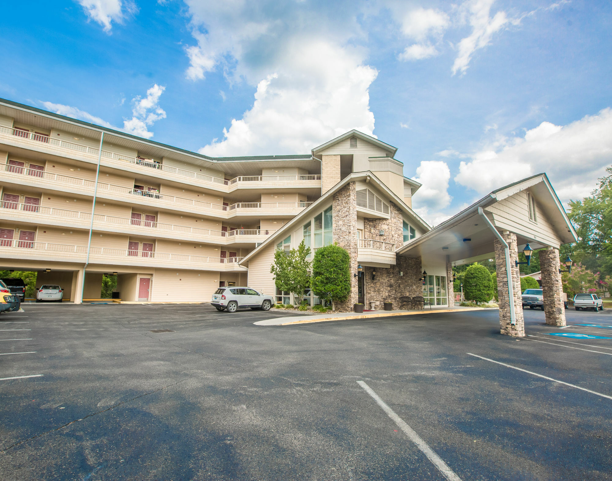 Hotel Twin Mountain &